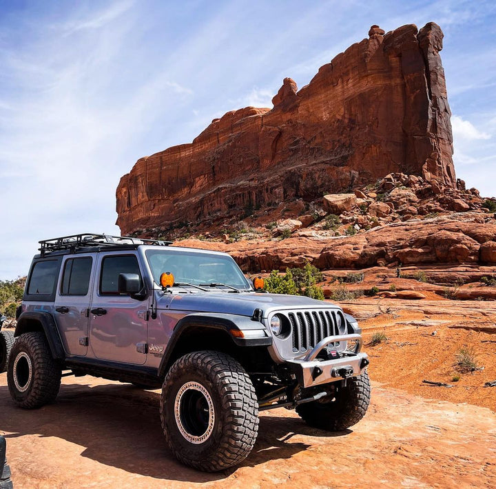 JL/JT Aluminum Front Bumper - Featherweight Series (Stubby)