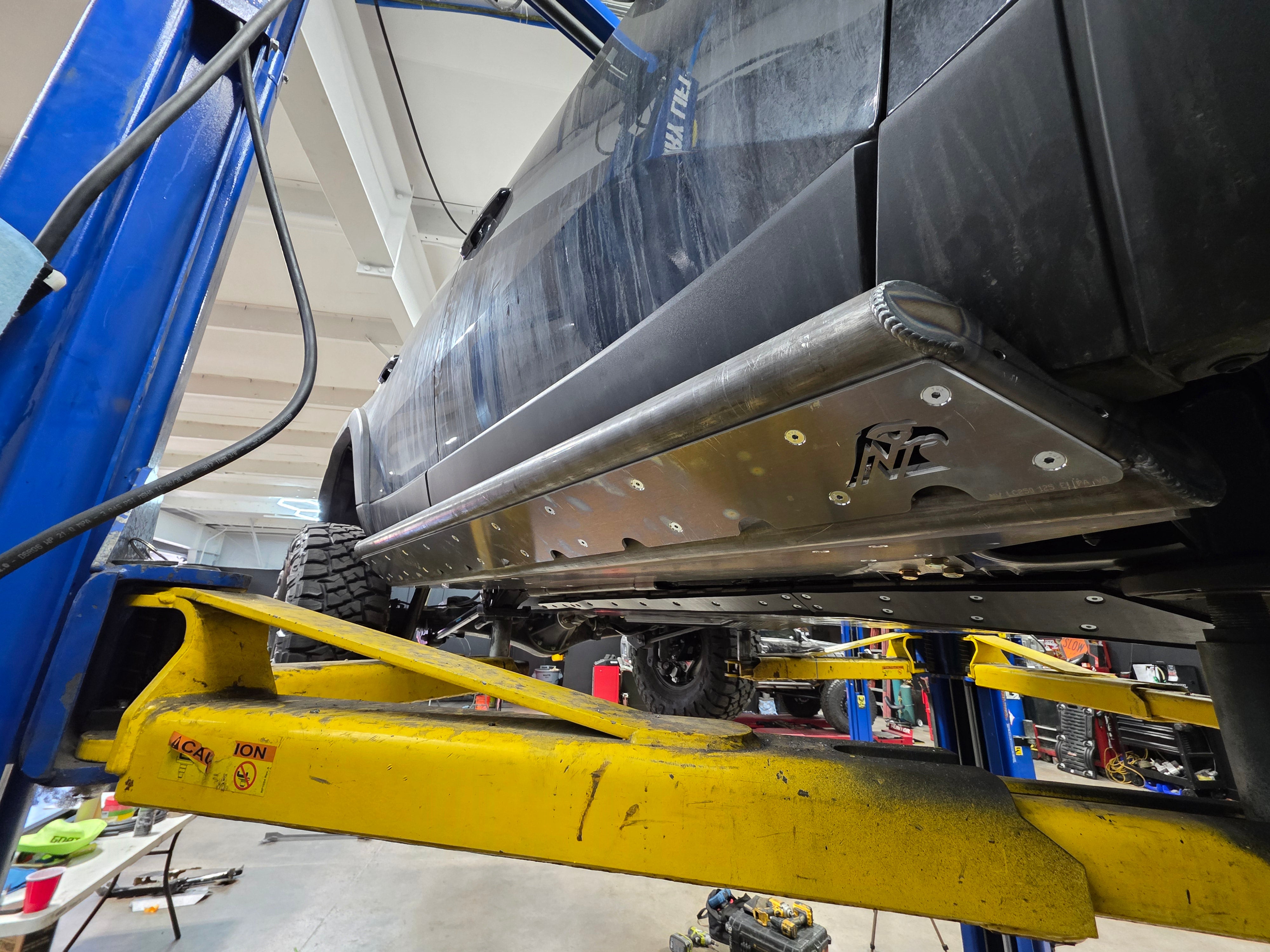 LEXUS GX550 Rock Sliders - Trailbreaker Series (Frame Mounted