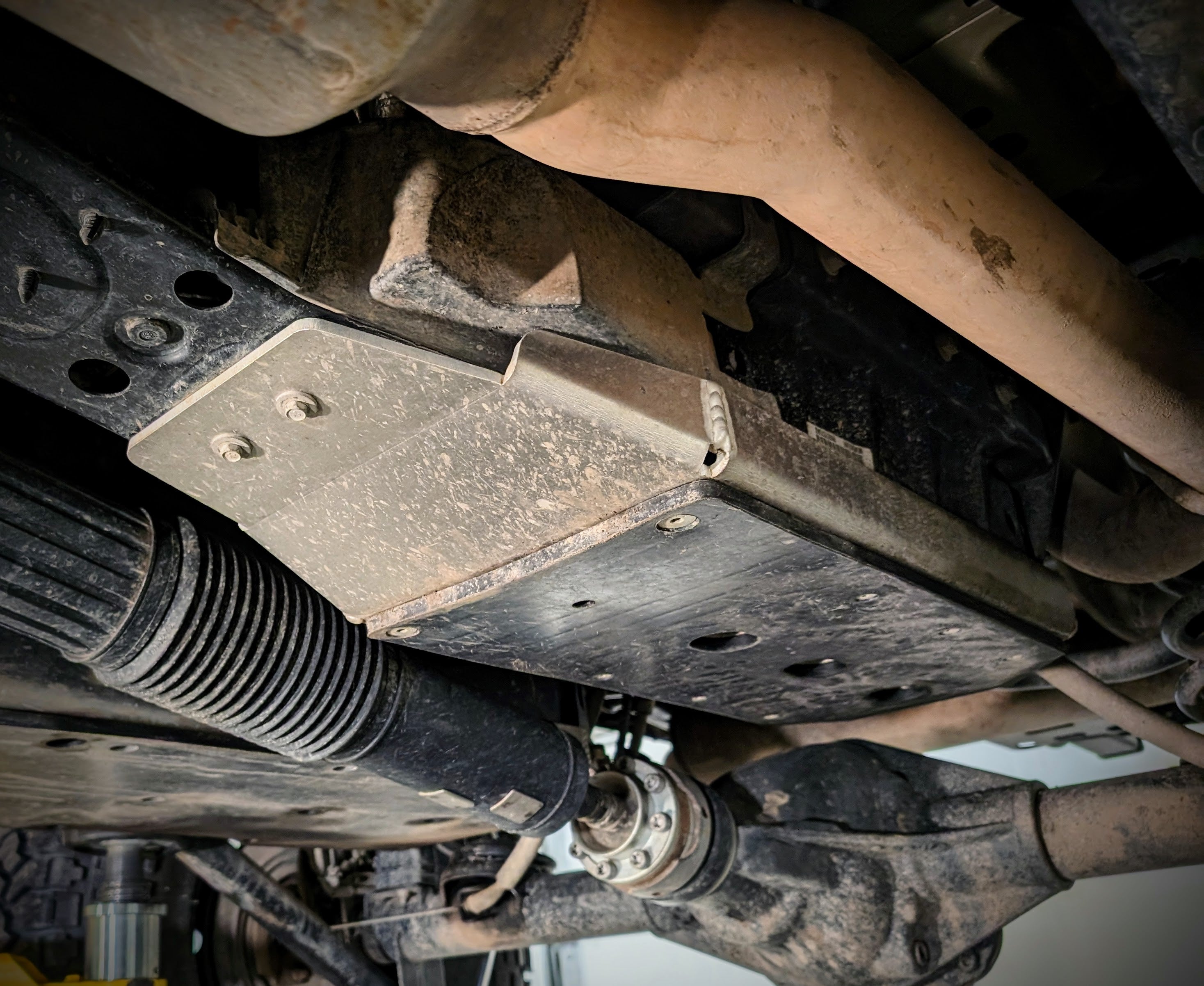 SKID ROW OFFROAD ロアアーム用スキッドプレート 未使用　TJ Rusty's Rear Lower Control Arm Skid Plates Axle Side - Bare Steel